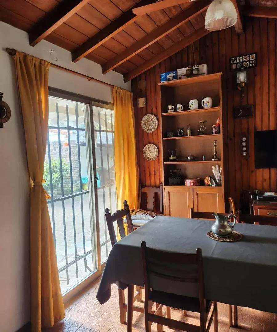 Gran Casa quintan sobre principal de La Reja 1