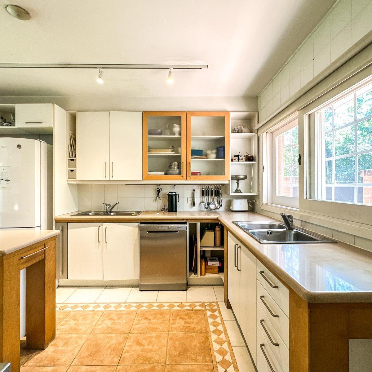 Casa en Venta en Las Lomas de San Isidro con Amplios Espacios, Gran Jardin, Quincho 1