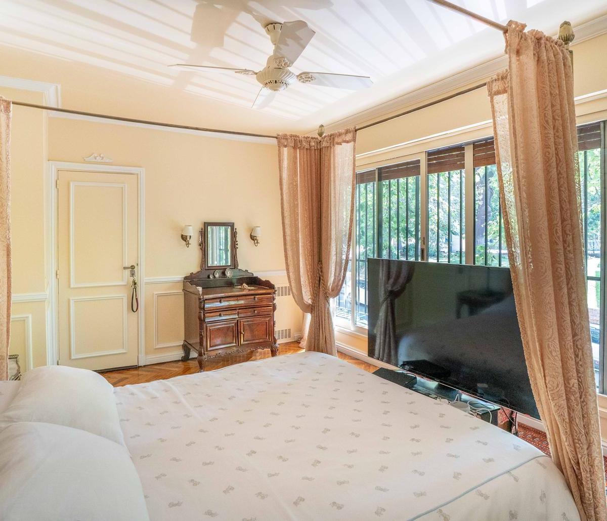 Departamento en Venta Barrancas de Belgrano 4 Domitorios, Cochera y Terrazas - Seguridad 24hs 5