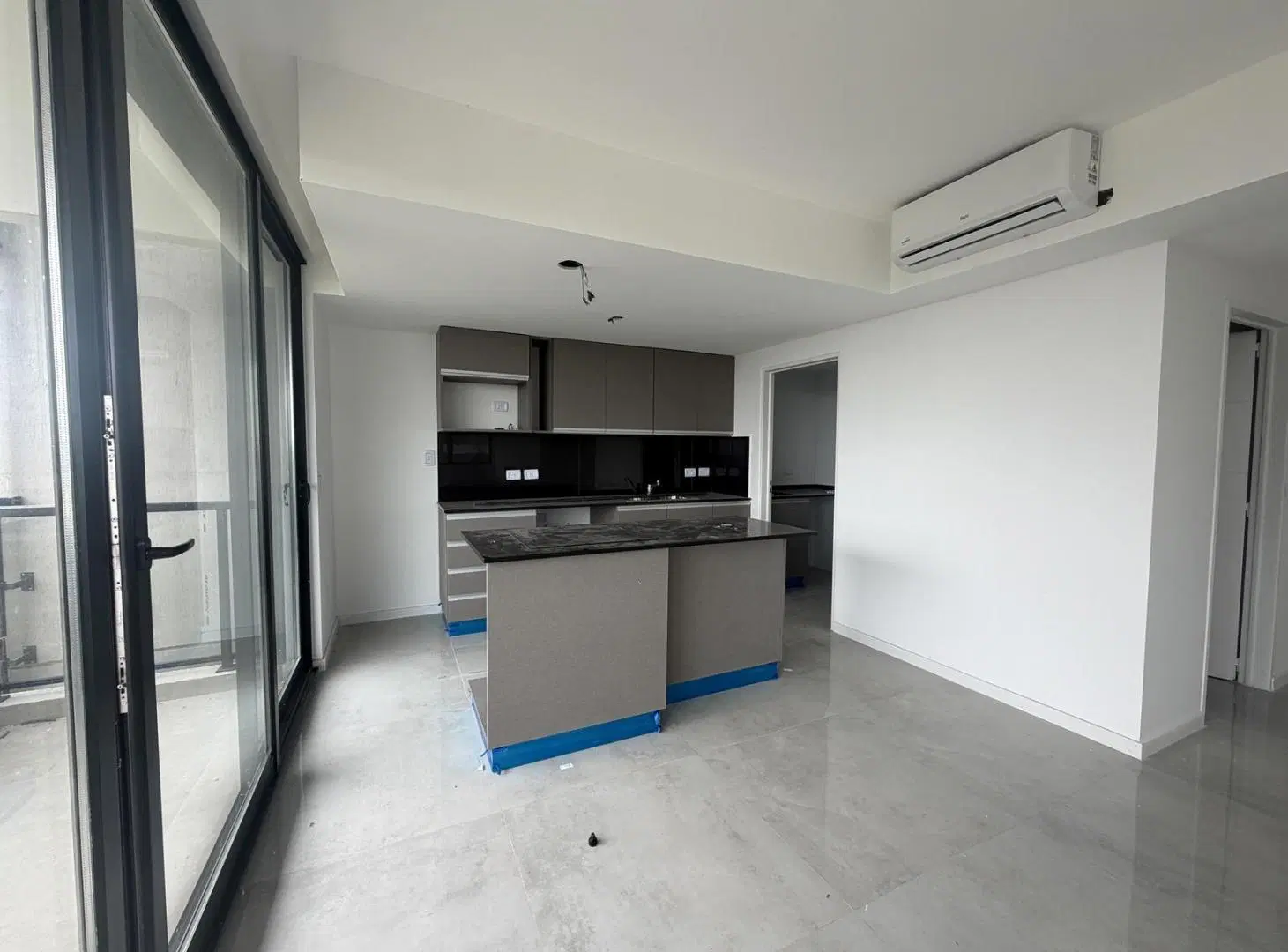 Departamento en Venta 3 AMBIENTES PISO 8 D  con cochera - BRICKELL TORRE BOULEVARD - Tigre 3
