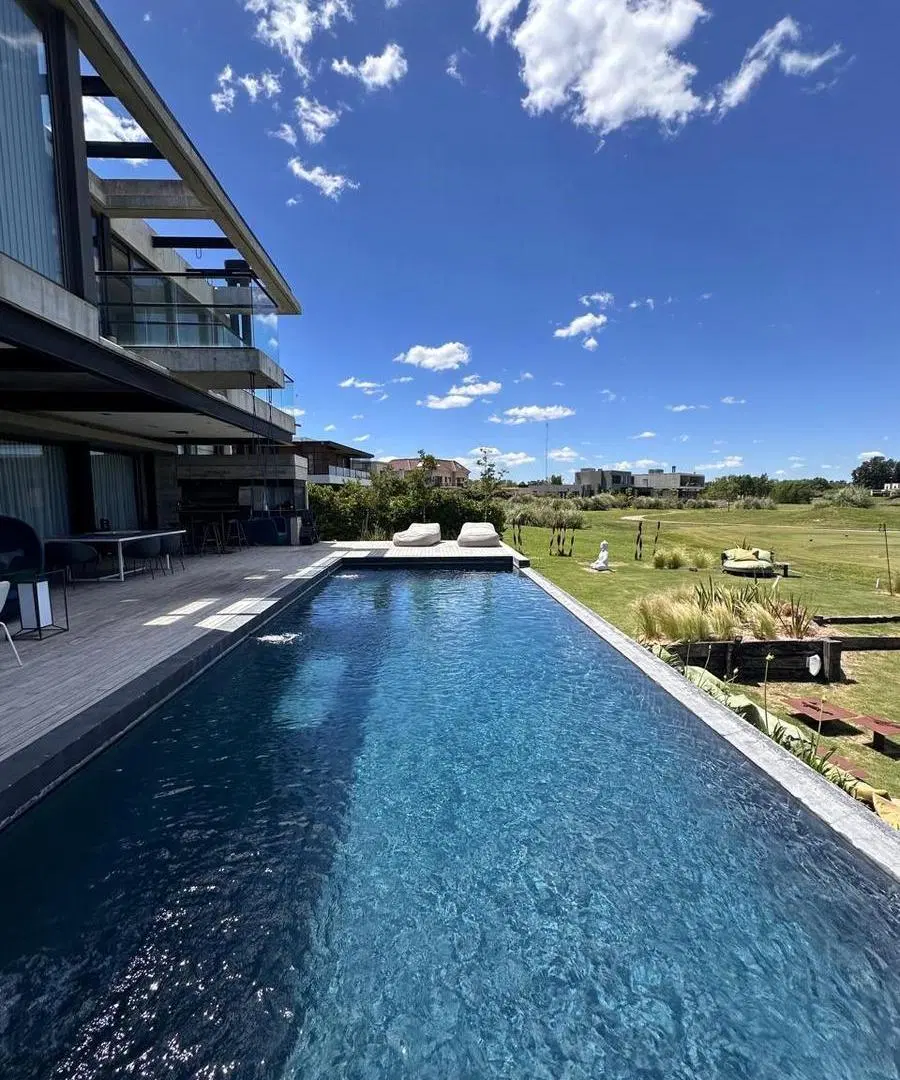Casa en Pilara - Al Agua y Golf - 3 Dorm en Suite y dependencia - Financia 3