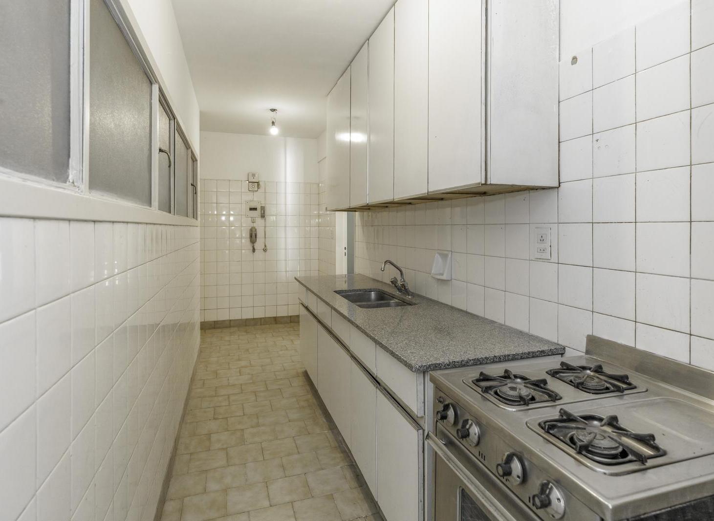 Foto de Departamento en venta 3 ambientes con dependencia Av. Callao A RECICLAR, imagen 5