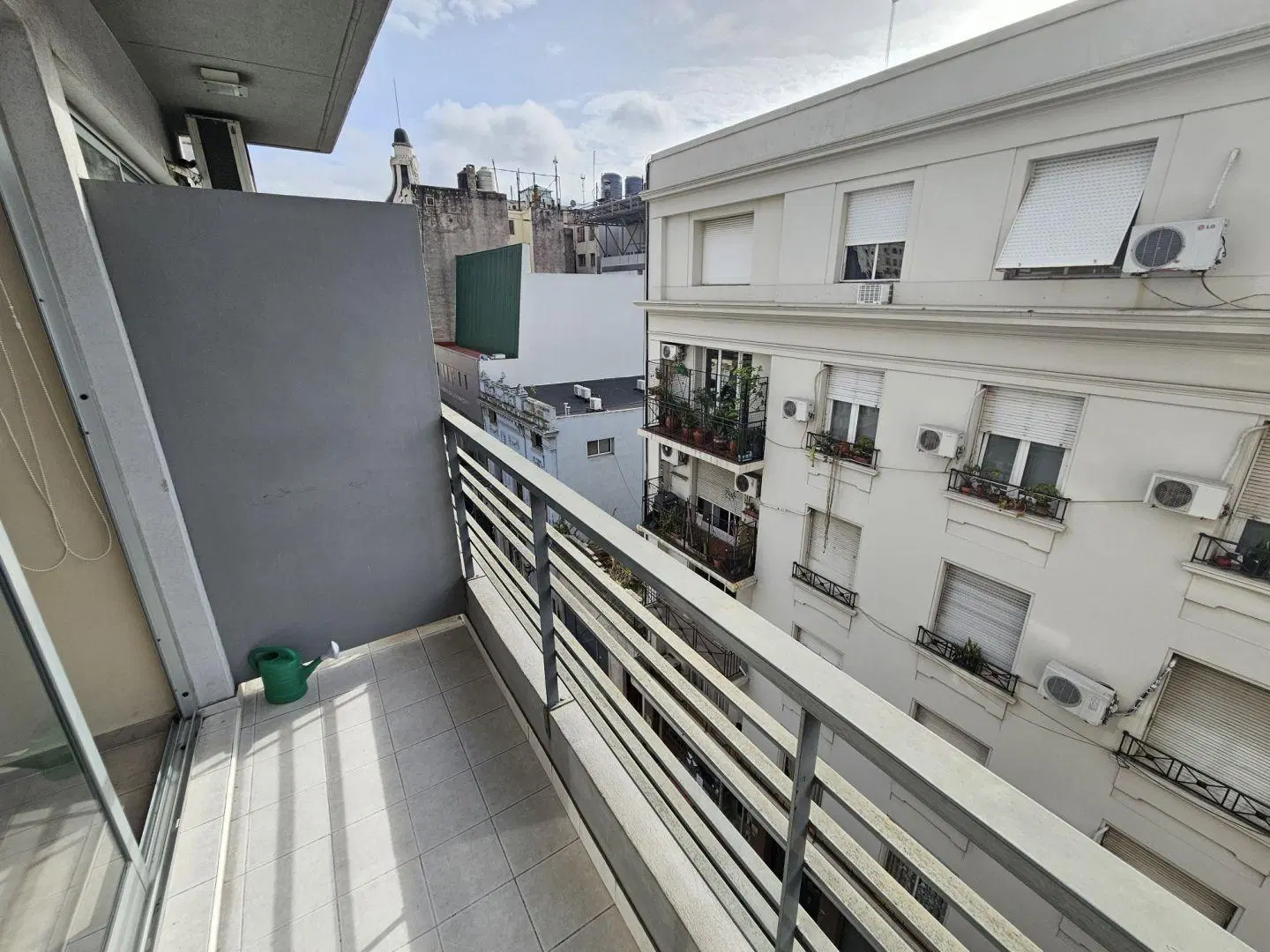 Alquiler 1 Amb Frente c/Balcon en Monserrat 4