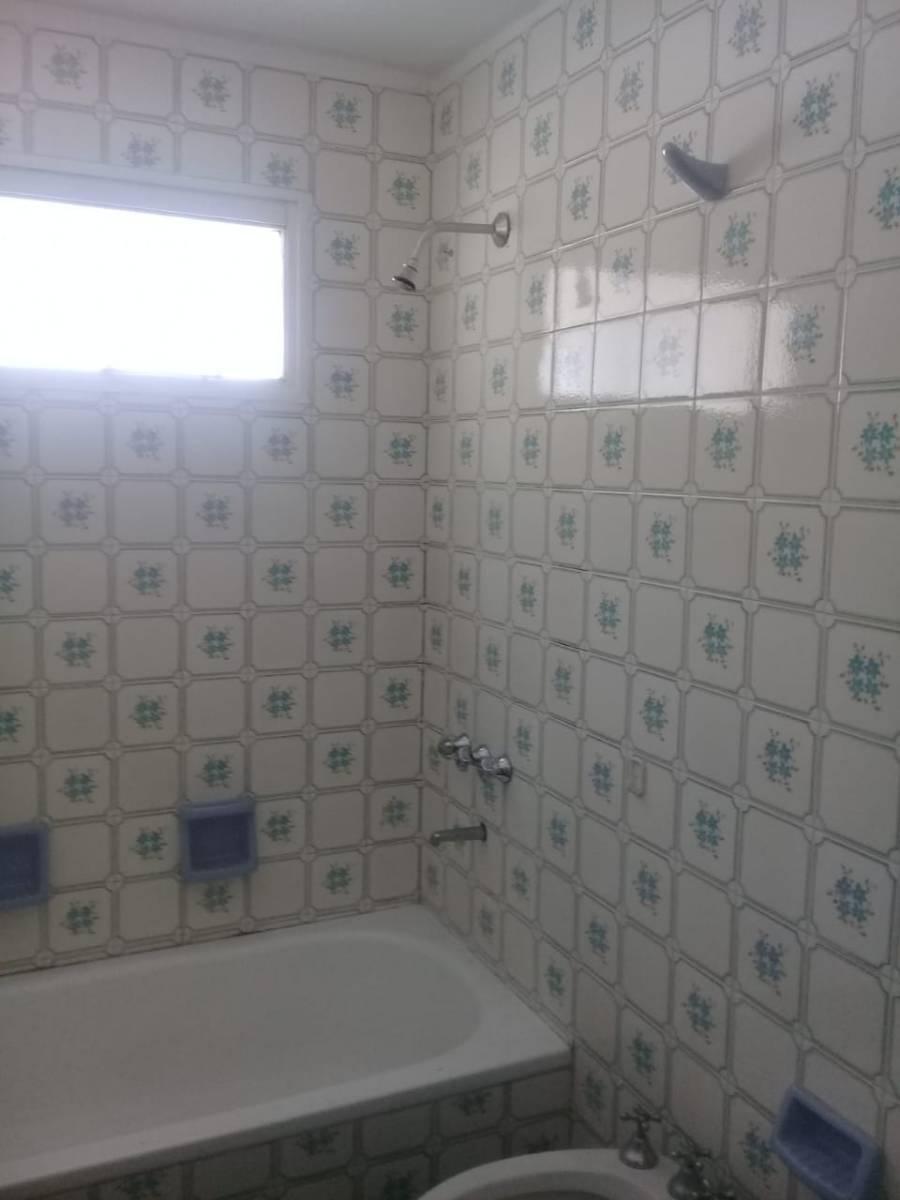 Amplio Departamento 4 Ambientes con 2 Balcones y Baulera 5