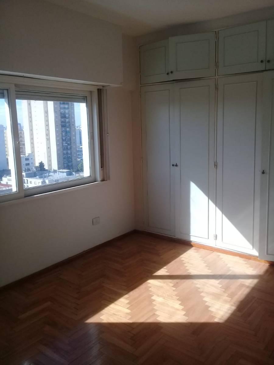 Amplio Departamento 4 Ambientes con 2 Balcones y Baulera 2