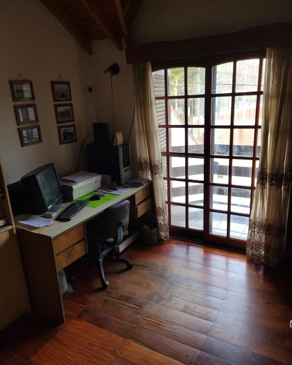 Chalet 4 Ambientes en Barrio Parque 2