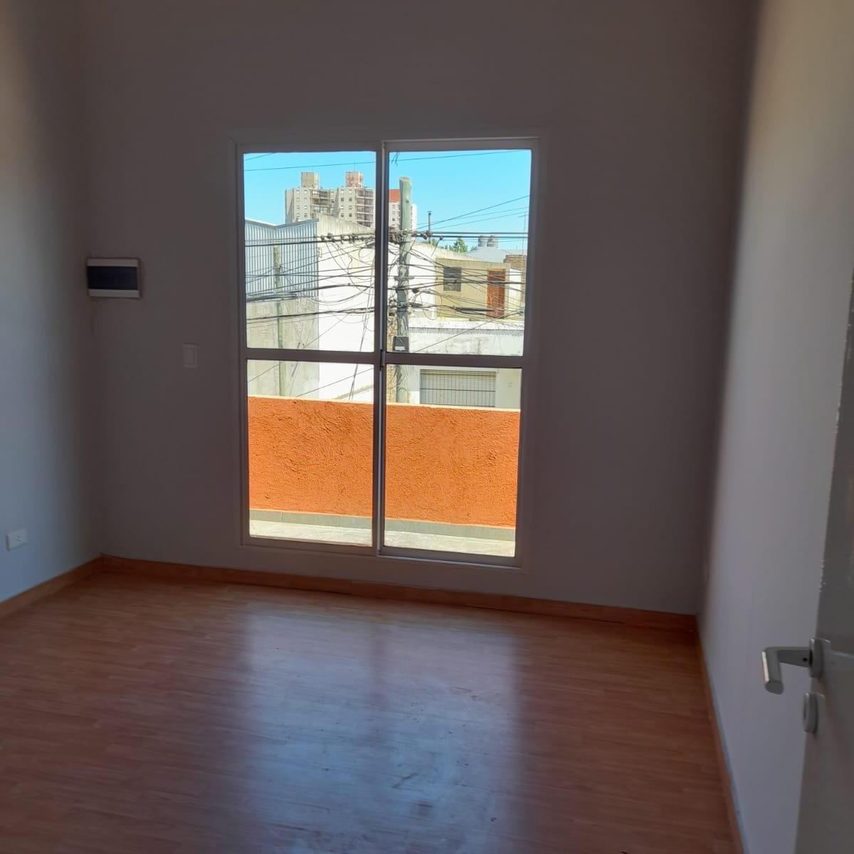Hermoso PH 4 Amb. " a Estrenar", 1* Piso Frente, Patio y Balcón. - Apto Credito 1