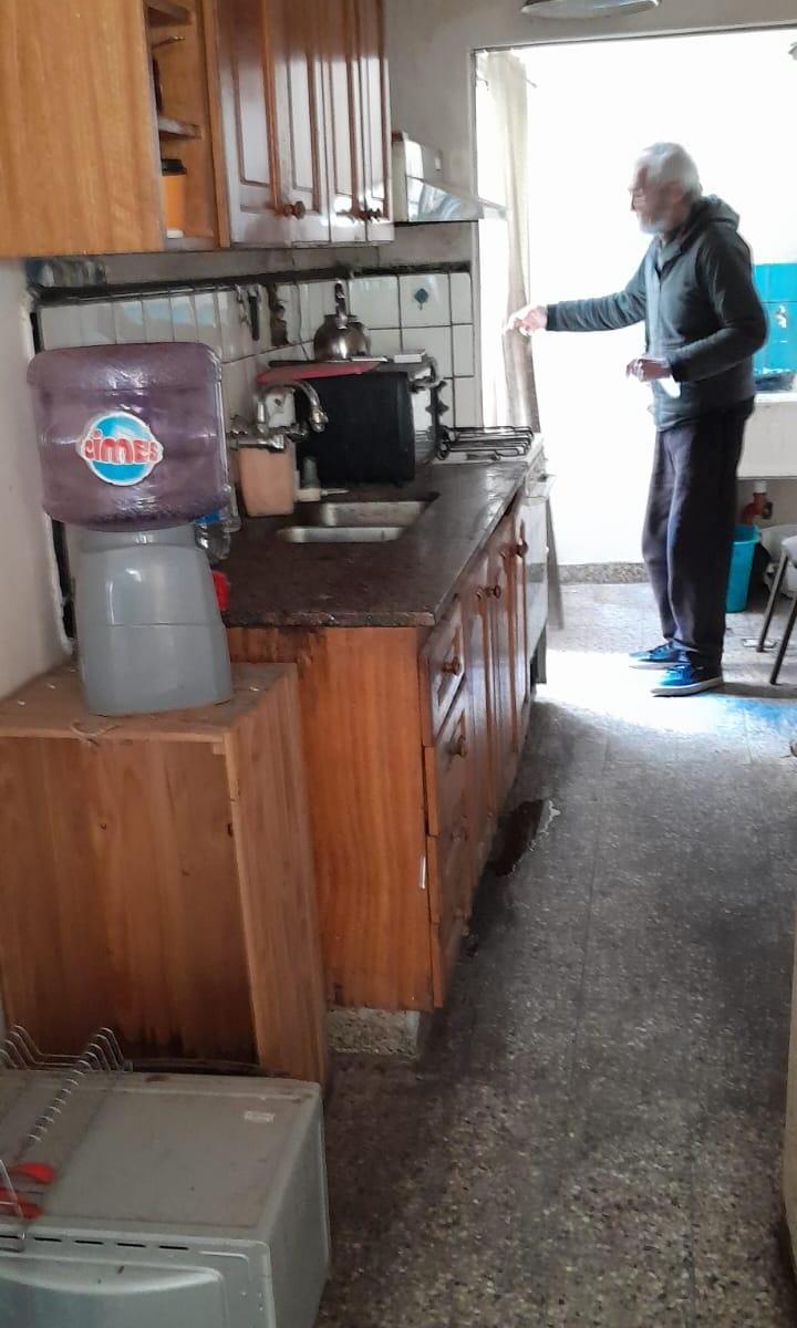 Amplio Departamento 3 Amb. 2 Patios a 150 m. de La Plaza San Martin 5