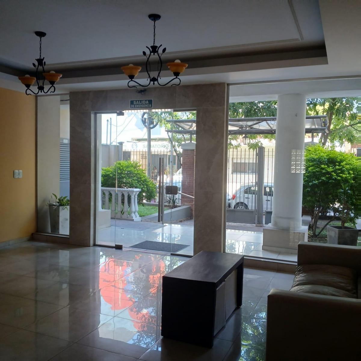 Hermoso Departamento 3 Ambientes 1* Piso Al Frente con Patio y Balcon 2