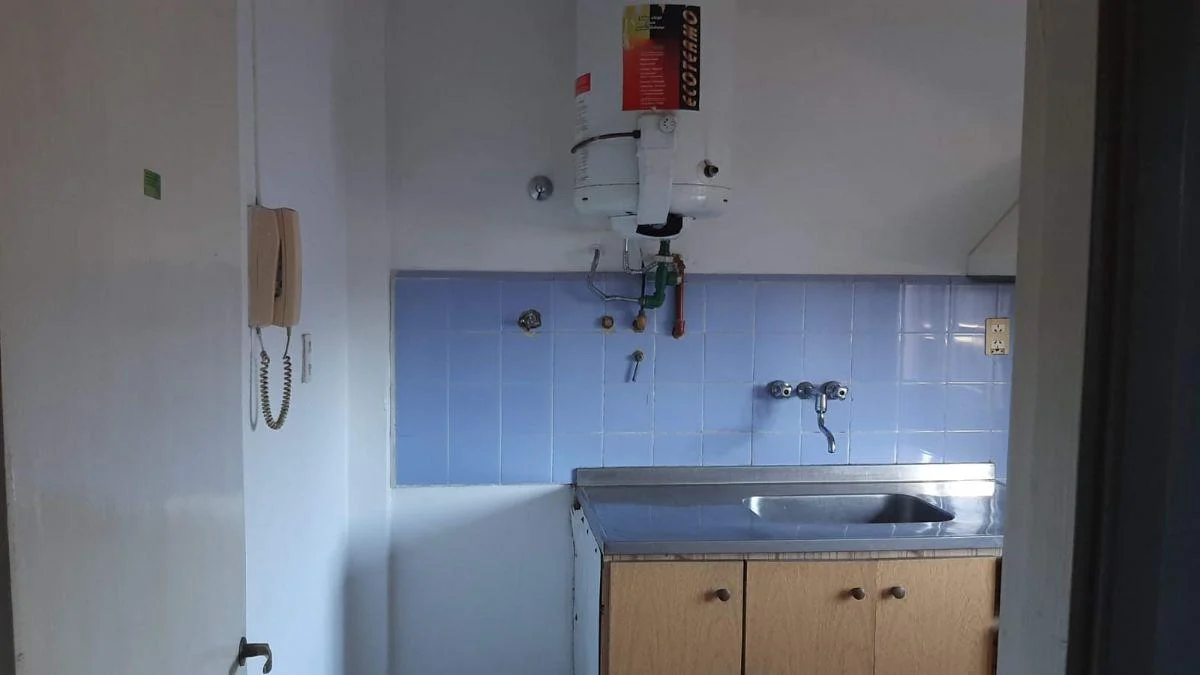Foto de Amplio PH 2 amb. 1* piso x escalera con patio y terraza propia, imagen 5
