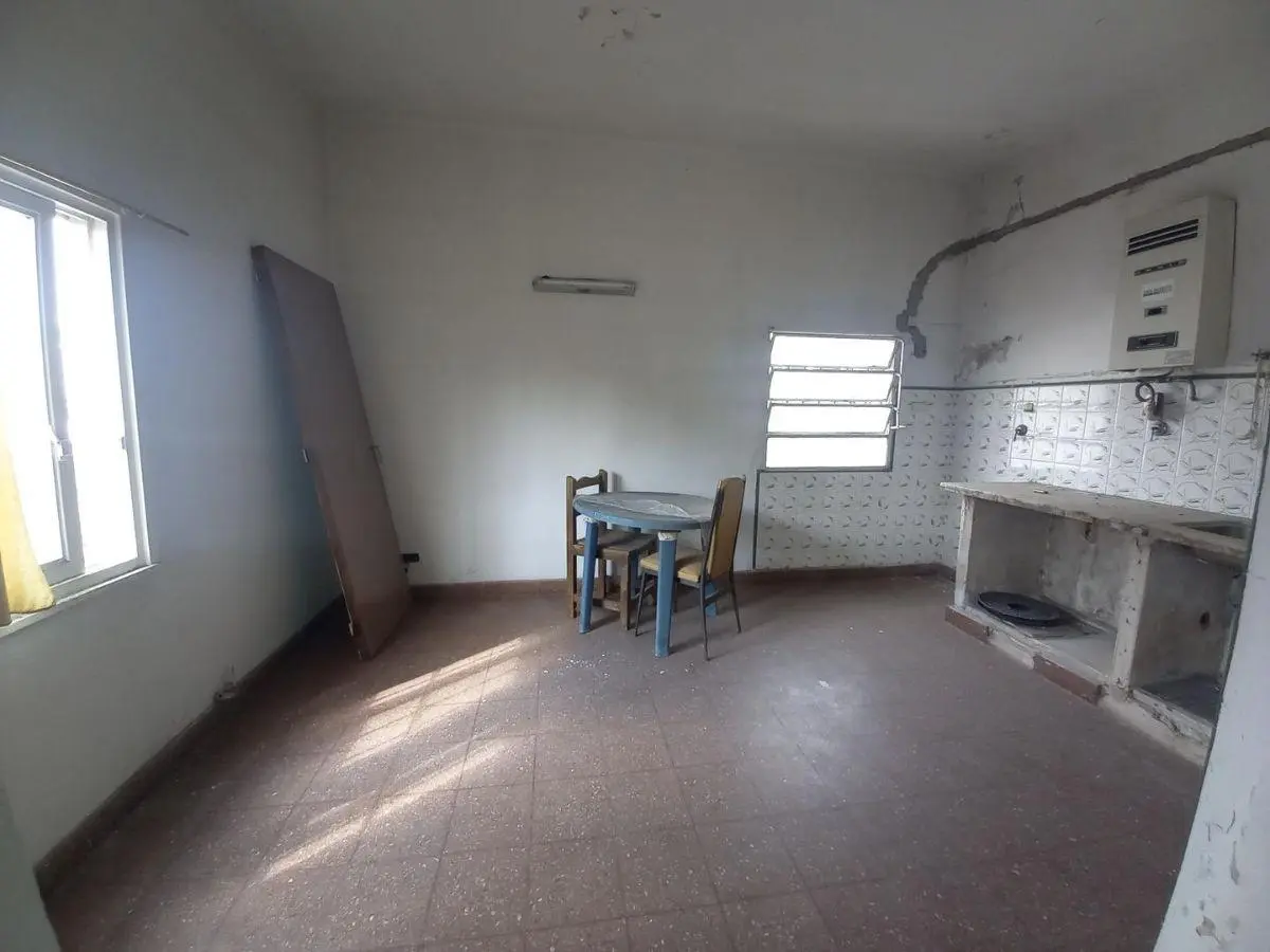 Departamento 3 amb. a reciclar con terraza propia, y 100 m2 de parque 2