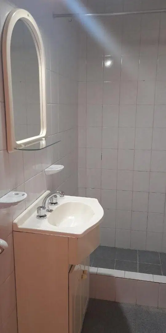 Departamento 2 amb. 1* piso por escalera con patio 4