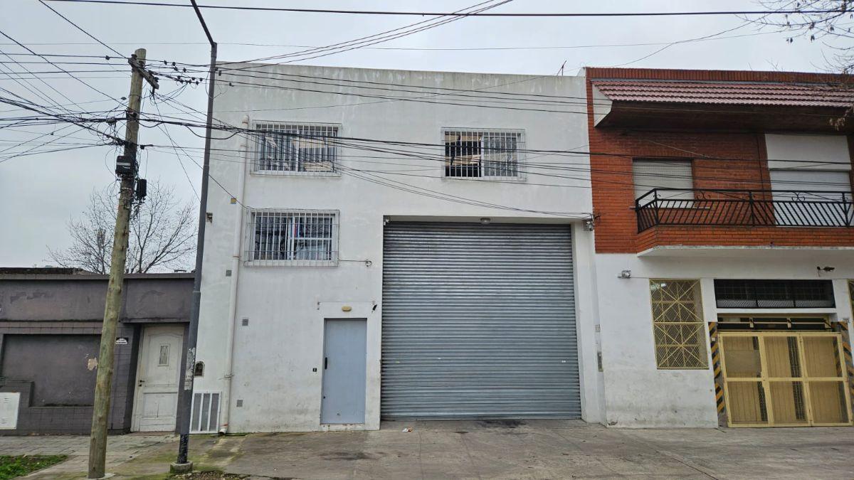 Foto de Galpon de 357 m² con puente grua 3 ton en venta en Villa Maipu, imagen 1