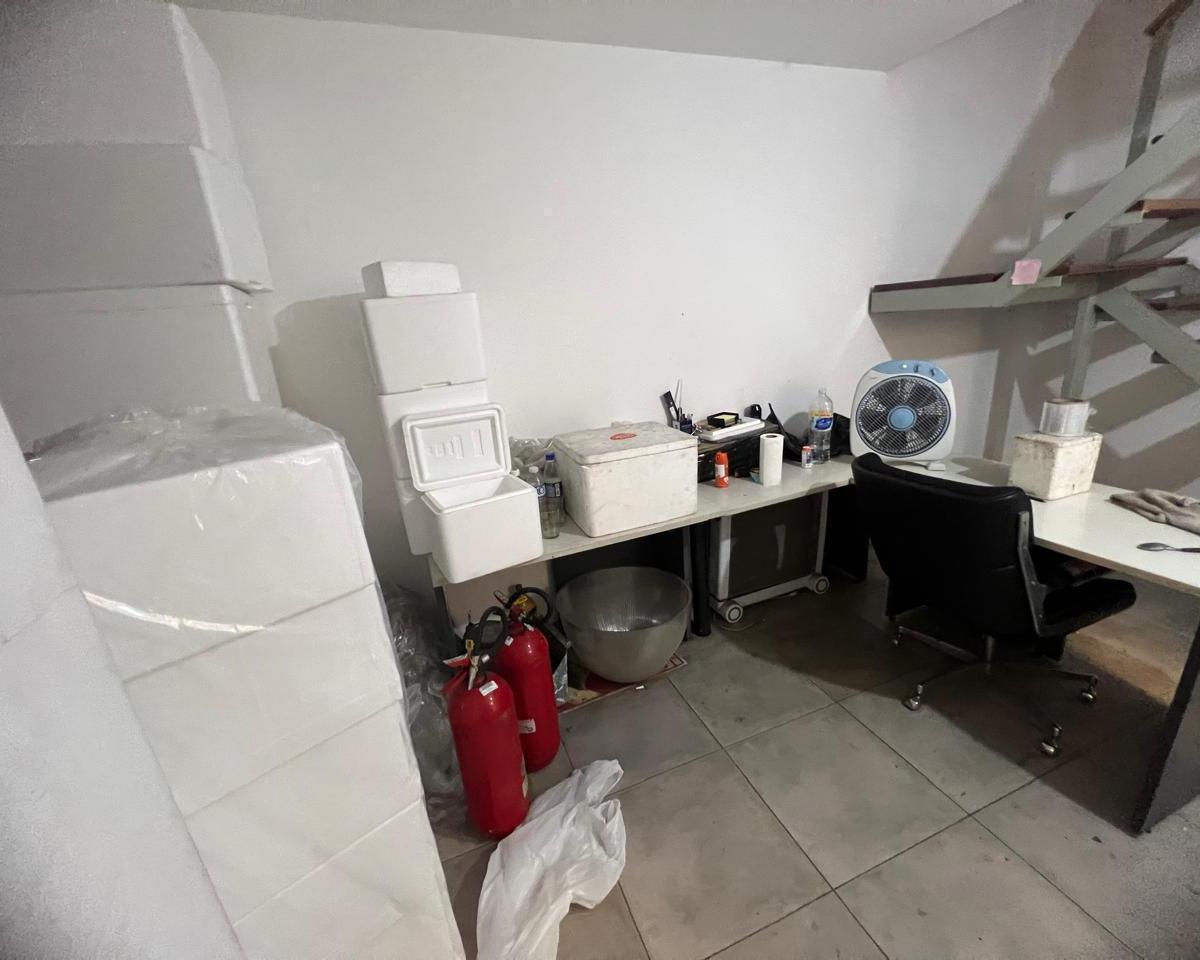 En Caseros Hermoso Galpon Zona Industrial a Nuevo, Todo Hecho a Nuevo; con Oficinas Baños F: 7949 2