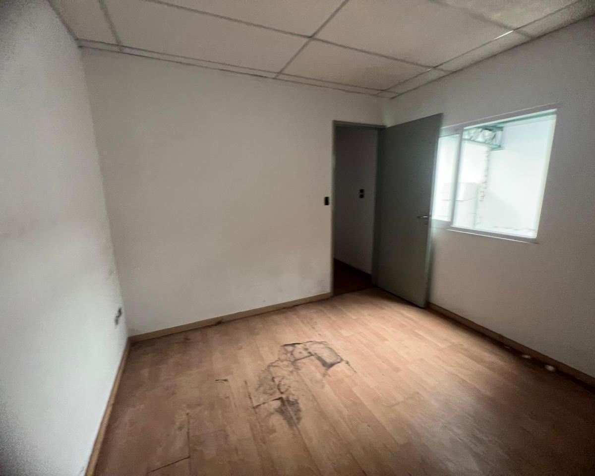 En Caseros Hermoso Galpon Zona Industrial a Nuevo, Todo Hecho a Nuevo; con Oficinas Baños F: 7949 4