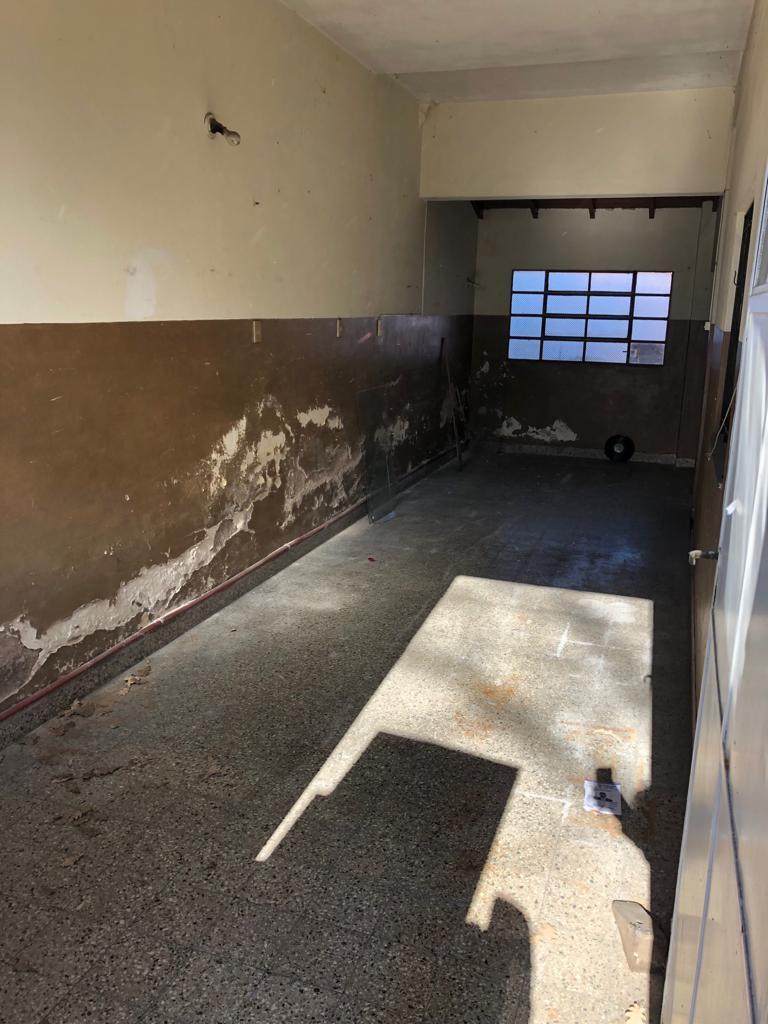 EL PALOMAR: CHALET DE 4 AMBIENTES 2 BAÑOS SOBRE LOTE DE 200M2; CUB 200M CUADRADOS TOMO MENOR VALOR