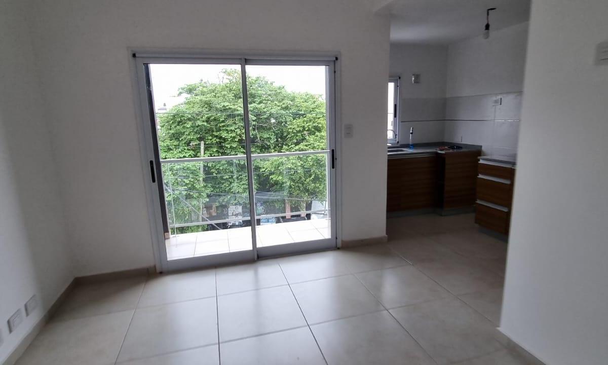 Foto de EN VENTA DEPARTAMENTO DE 1 AMBIENTE EN 2DO PISO CONTRAFRENTE ALQUILADO, imagen 4