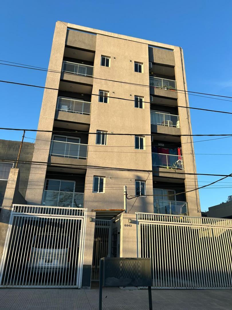 Foto de EN VENTA DEPARTAMENTO DE 1 AMBIENTE EN 2DO PISO CONTRAFRENTE ALQUILADO, imagen 2