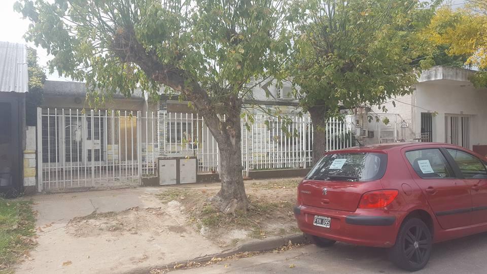 EL PALOMAR: CASA EN TERRENO PROPIO AL FRENTE CASA DE 3 AMBIENTES CON GARAGE F: 7414