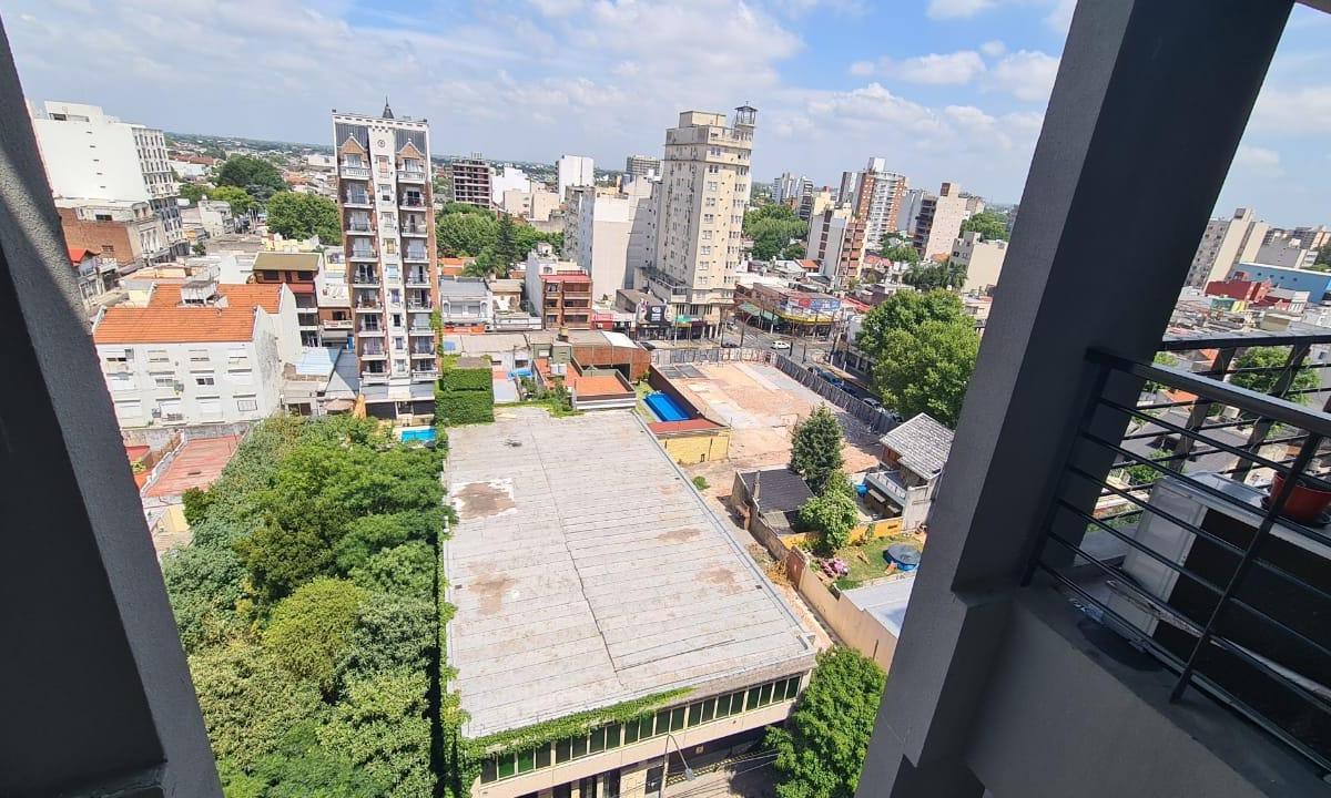 EN VENTA EN CASEROS HERMOSO DEPARTAMENTO DE 2 AMBIENTES CON ESPACIO COCHERA CUBIERTA F: 8444