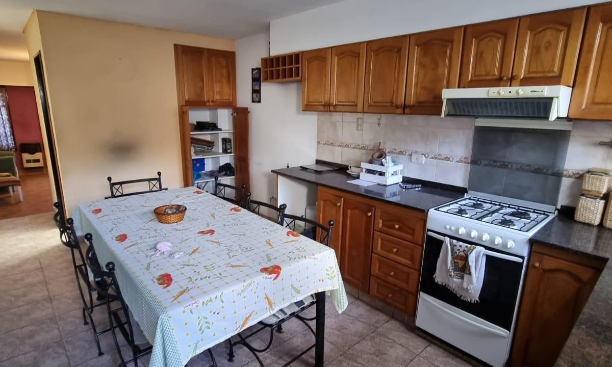 Foto de BAJAMOS EL PRECIO EN VENTA EN EL PALOMAR: DUPLEX DE 4 AMBIENTES 2 BAÑOS, imagen 2