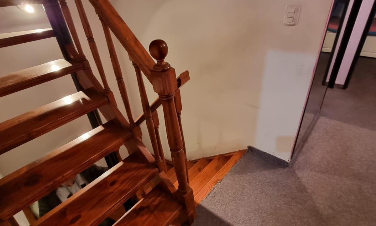 Foto de BAJAMOS EL PRECIO EN VENTA EN EL PALOMAR: DUPLEX DE 4 AMBIENTES 2 BAÑOS, imagen 3