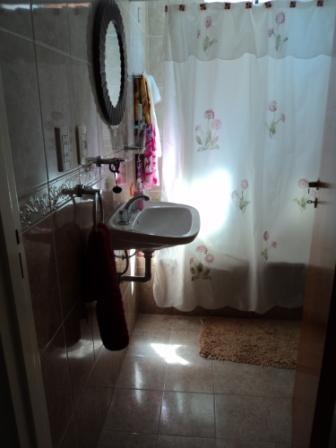 En Caseros: Excelente departamento 3 AMBIENTES con ascensor en pleno centro F: 6515