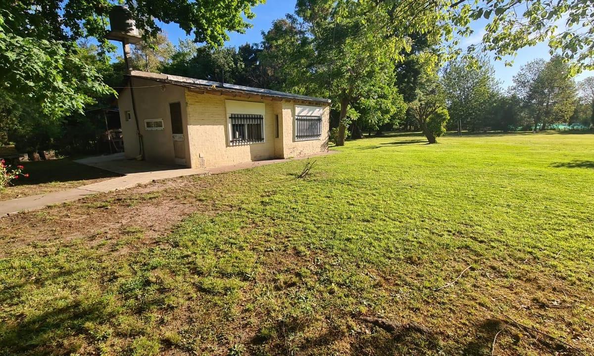 EN VENTA EN PILAR VILLA ROSA CASA 3 ambientes SOBRE LOTE DE TERRENO 4300m F: 8828