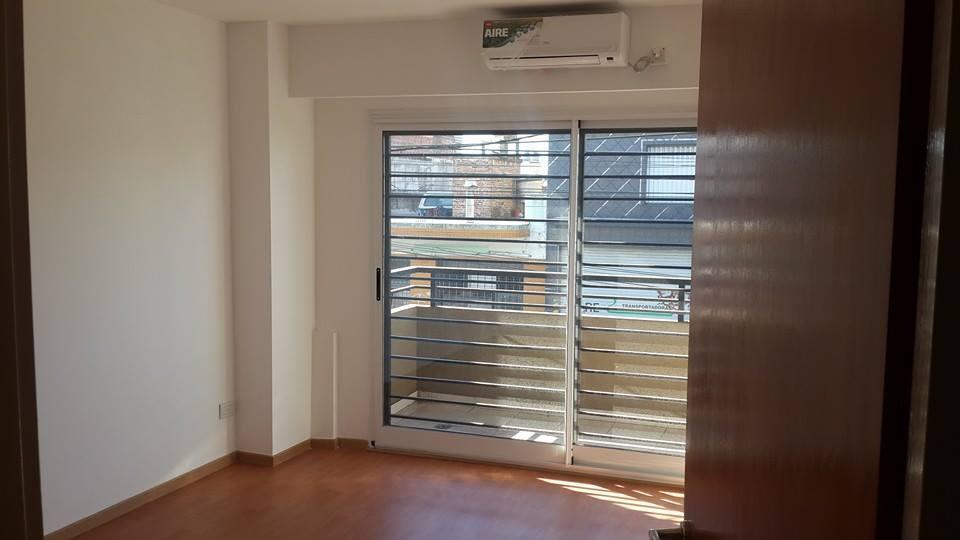 Foto de EN VENTA EN CASEROS DEPARTAMENTOS DE 2 AMBIENTES CON AMPLIO BALCON, imagen 5