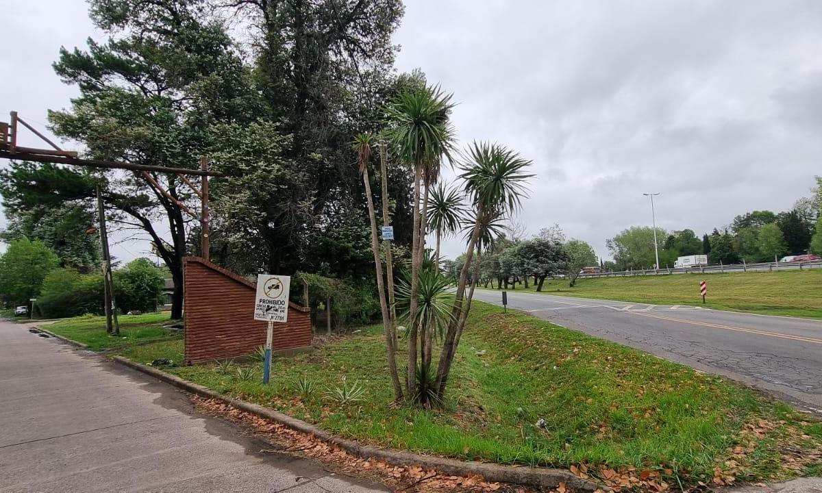 Foto de EN VENTA LOTE DE TERRENO EN GENERAL RODRIGUEZ DENTRO DE BARRIO SOLARES, imagen 3