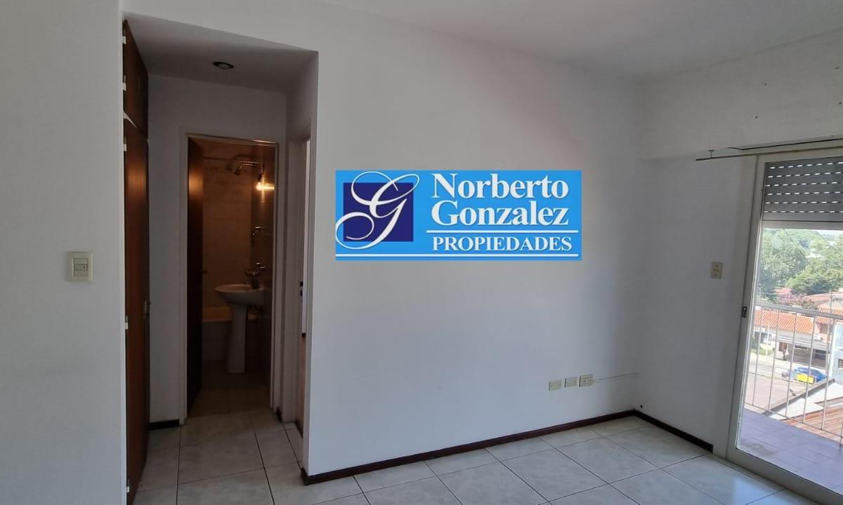 EN VENTA EN CIUDAD JARDIN EXCELENTE UBICACION CENTRICA DEPARTAMENTO DE 2 AMBIENTES CON BALCON CORRID