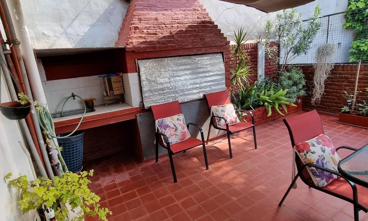 En Venta en Hurlingham Hermoso y Amplio Departamento Tipo Casa de 4 Ambientes 2 Baños Permuto Casa 1