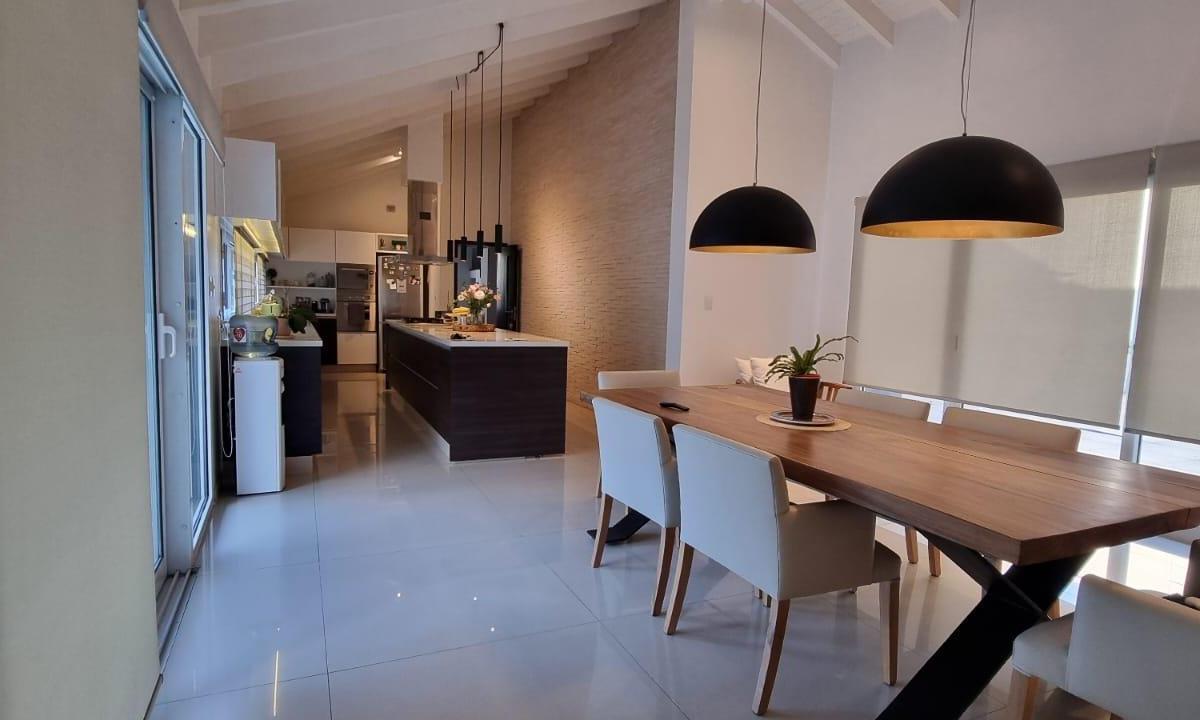 Foto de EN VENTA EN PALOMAR A SOLO 2 CUADRAS DE LA ESTACION LA MEJOR PROPIEDAD, imagen 4