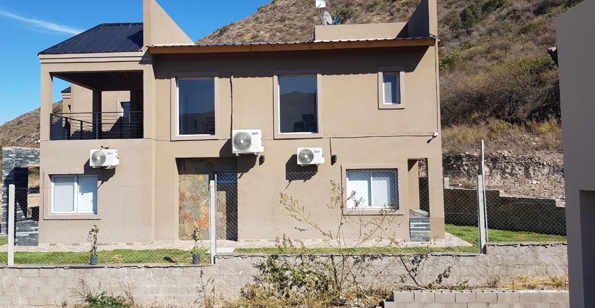 En Venta en Potreros de Los Funes San Luis; Complejo de Dos Cabañas Doña Emilia Para 6 Personas Cada 2