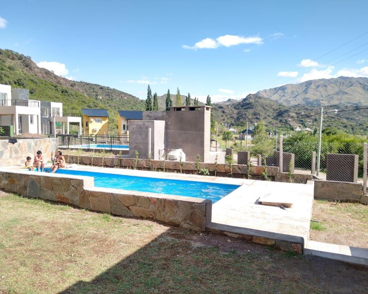 En Venta en Potreros de Los Funes San Luis; Complejo de Dos Cabañas Doña Emilia Para 6 Personas Cada 3