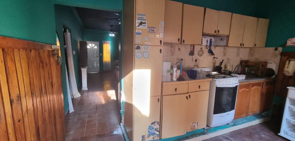 Foto de EN VENTA EN VILLA BOSCH ZONA EX PEUGEOT DOS CASAS JUNTAS DE 3 AMBIENTES, imagen 4