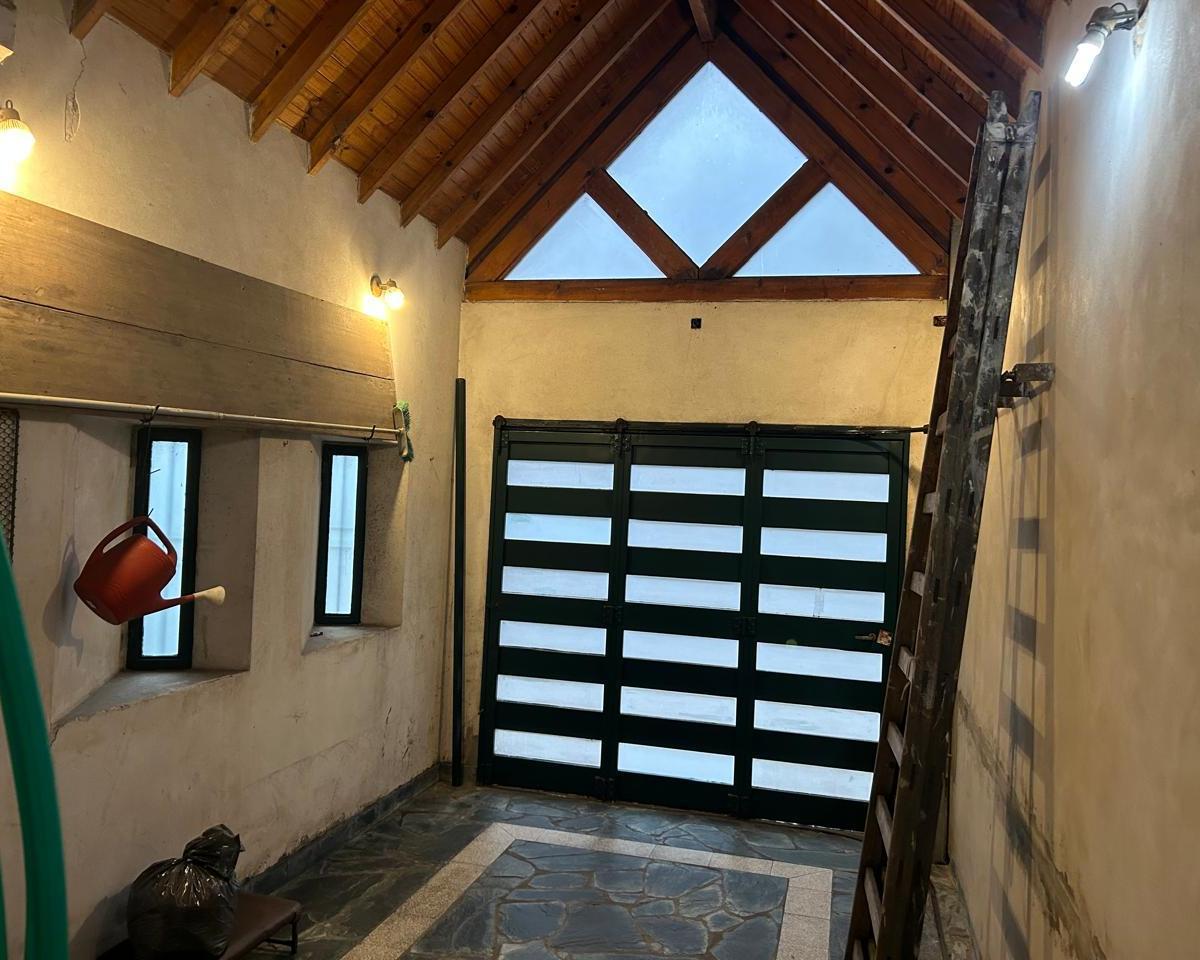 Foto de EN VENTA EN PALOMAR CHALET DE 5 AMBIENTES 3 BAÑOS CENTRICO TOMO MENOR, imagen 3