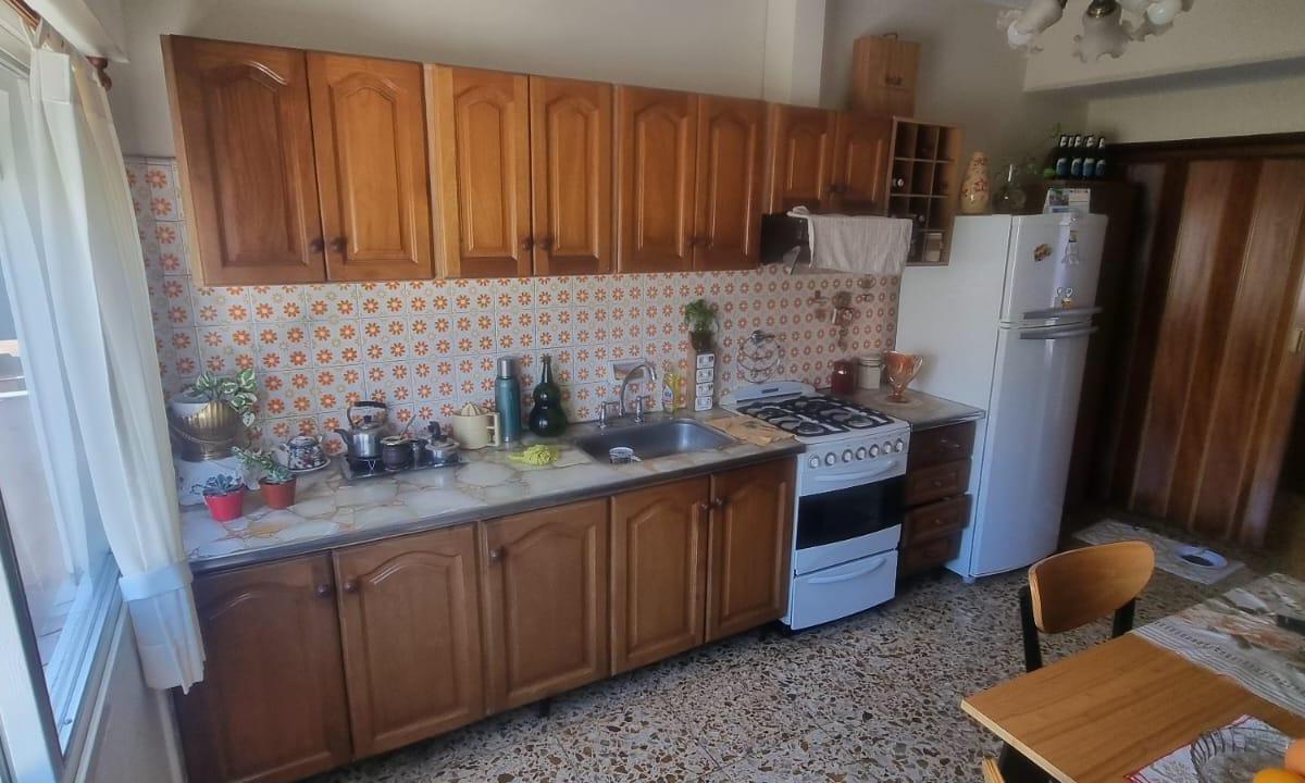 EN VENTA PALOMAR AMPLIO DEPARTAMENTO DE 2 AMBIENTES + LOCAL DE 50METROS F: 10141
