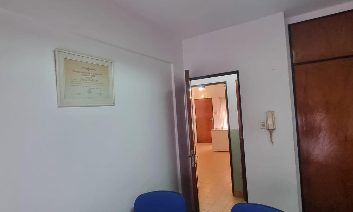 Foto de EN VENTA EN CASEROS CENTRO DEPARTAMENTO DE 2 AMBIENTES SITO EN PLANTA, imagen 5