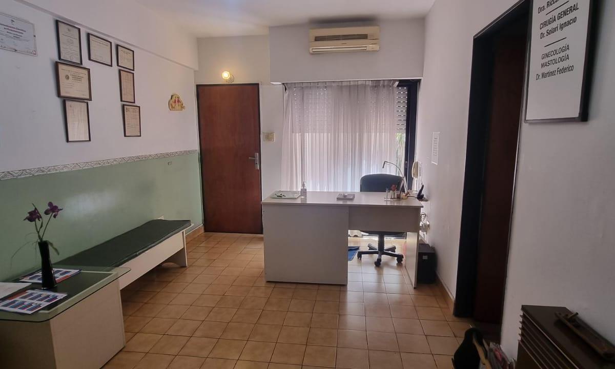 Foto de EN VENTA EN CASEROS CENTRO DEPARTAMENTO DE 2 AMBIENTES SITO EN PLANTA, imagen 2