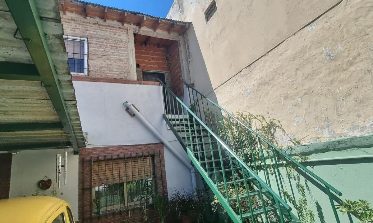 Hurlingham Casa de 3 Ambientes y Departamento de 3 Ambientes Quincho Pileta F: 10173 3