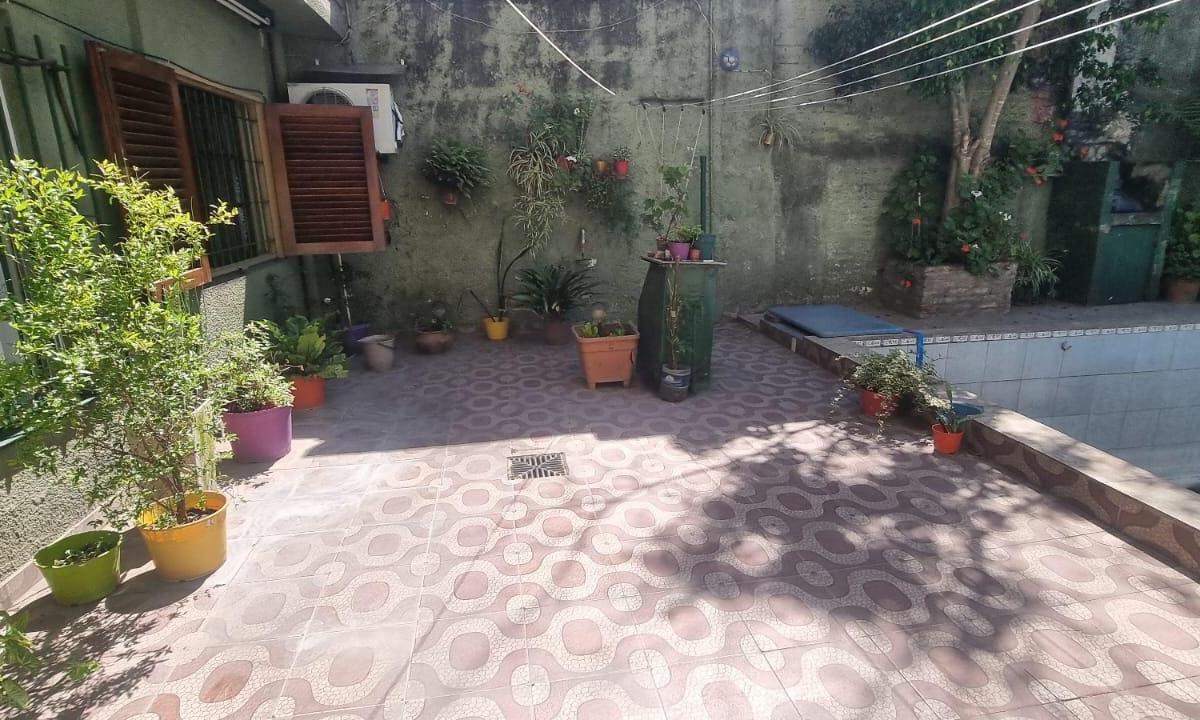 Hurlingham Casa de 3 Ambientes y Departamento de 3 Ambientes Quincho Pileta F: 10173 4