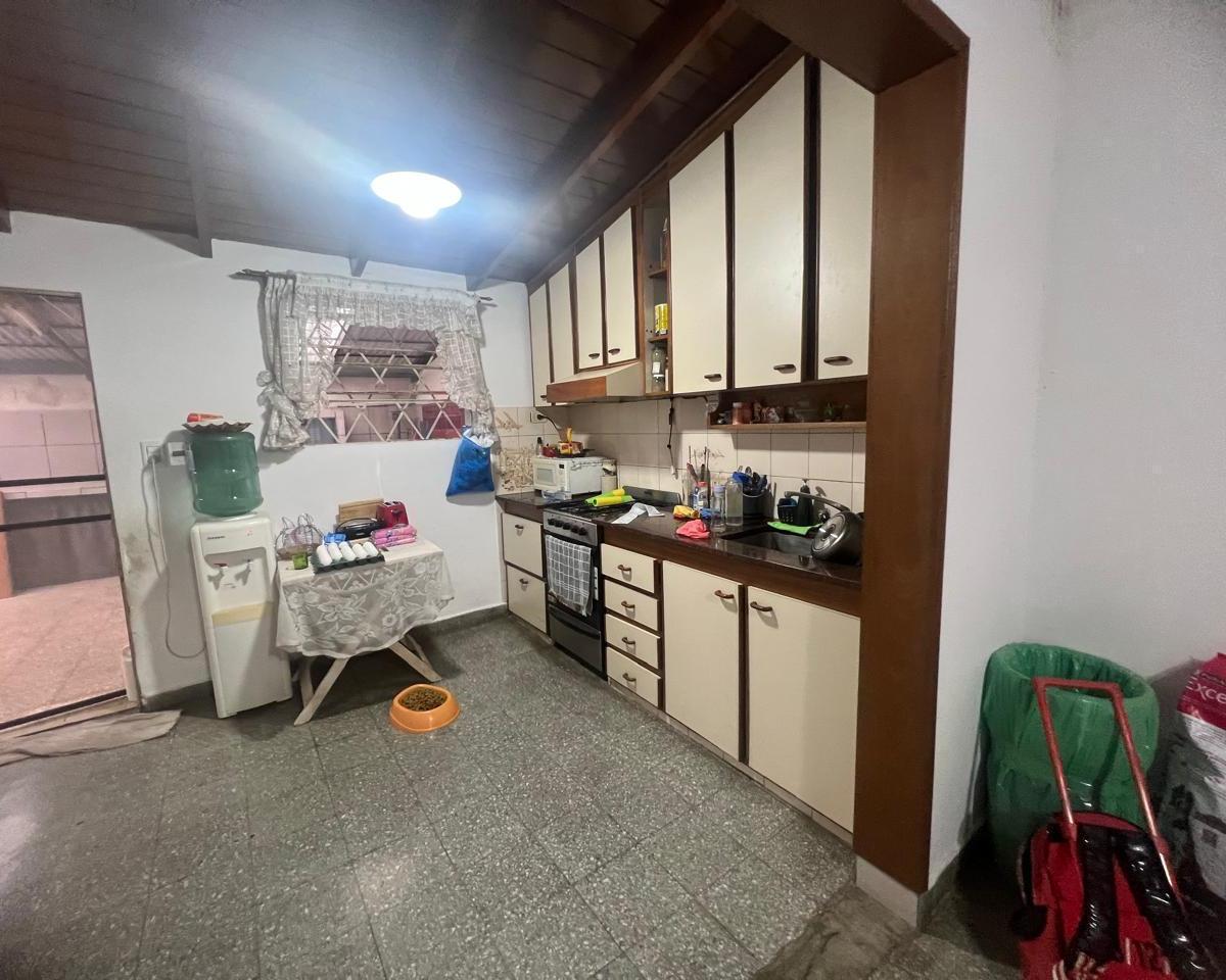 EN VENTA EN LOMA HERMOSA AMPLIO PH DE 3 AMBIENTES AL FONDO CON AMPLIO PATIO F: 10195