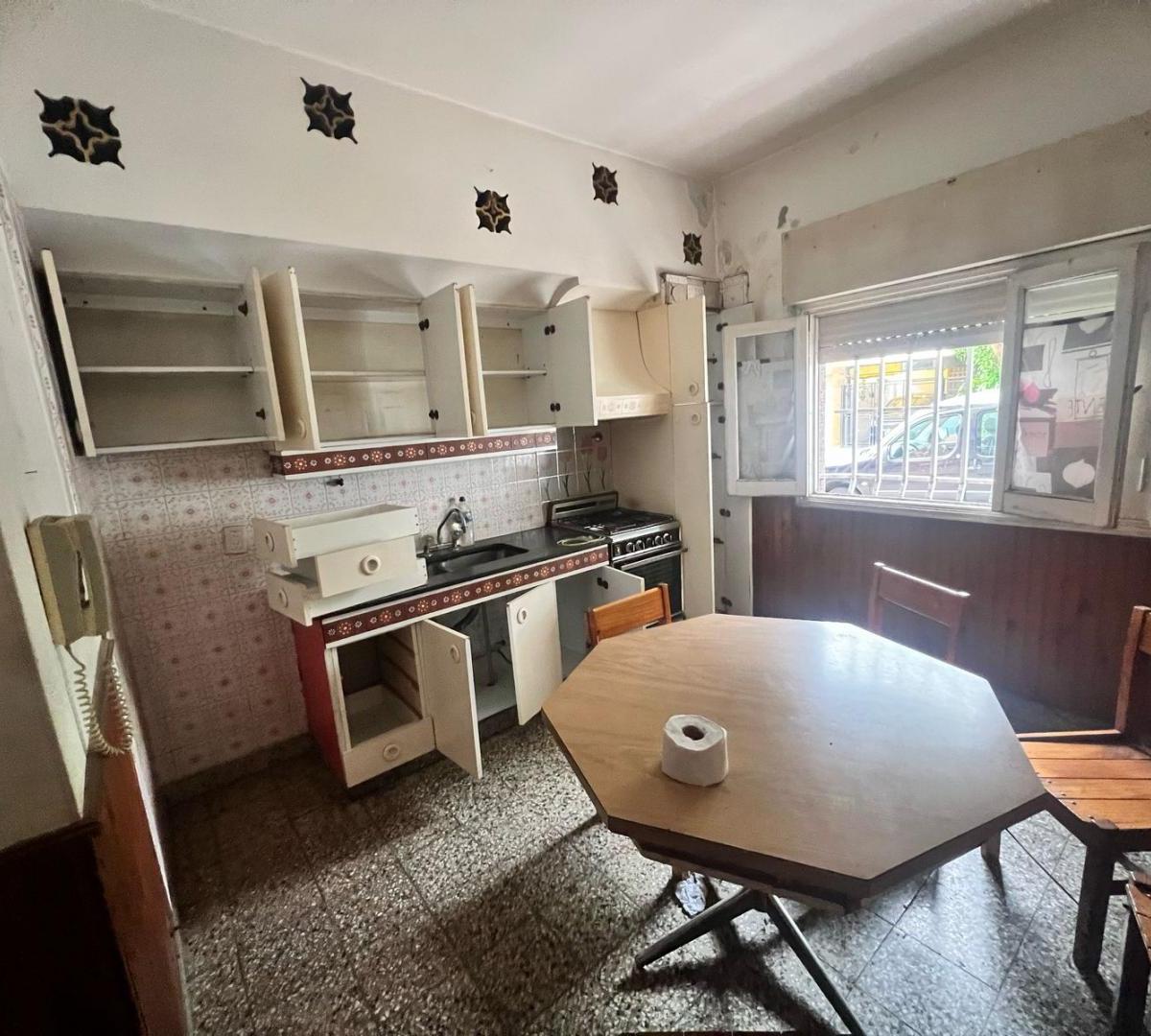 En Venta en Villa Lynch Tres Casas Juntas Sobre Lote de Terreno 212 m² F: 10303 2