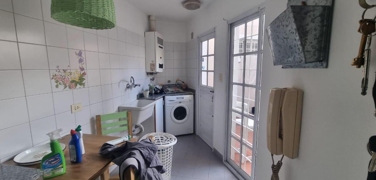Foto de EN VENTA EN PALOMAR A SOLO 6 CUADRAS DE LA ESTACION DUPLEX DE 3, imagen 3