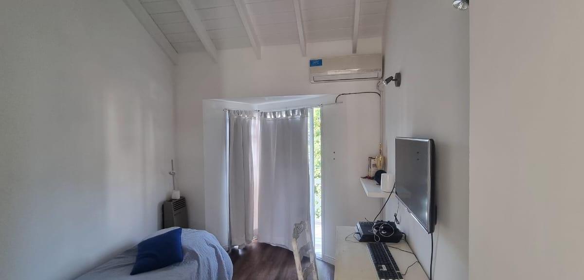 Foto de EN VENTA EN PALOMAR A SOLO 6 CUADRAS DE LA ESTACION DUPLEX DE 3, imagen 5