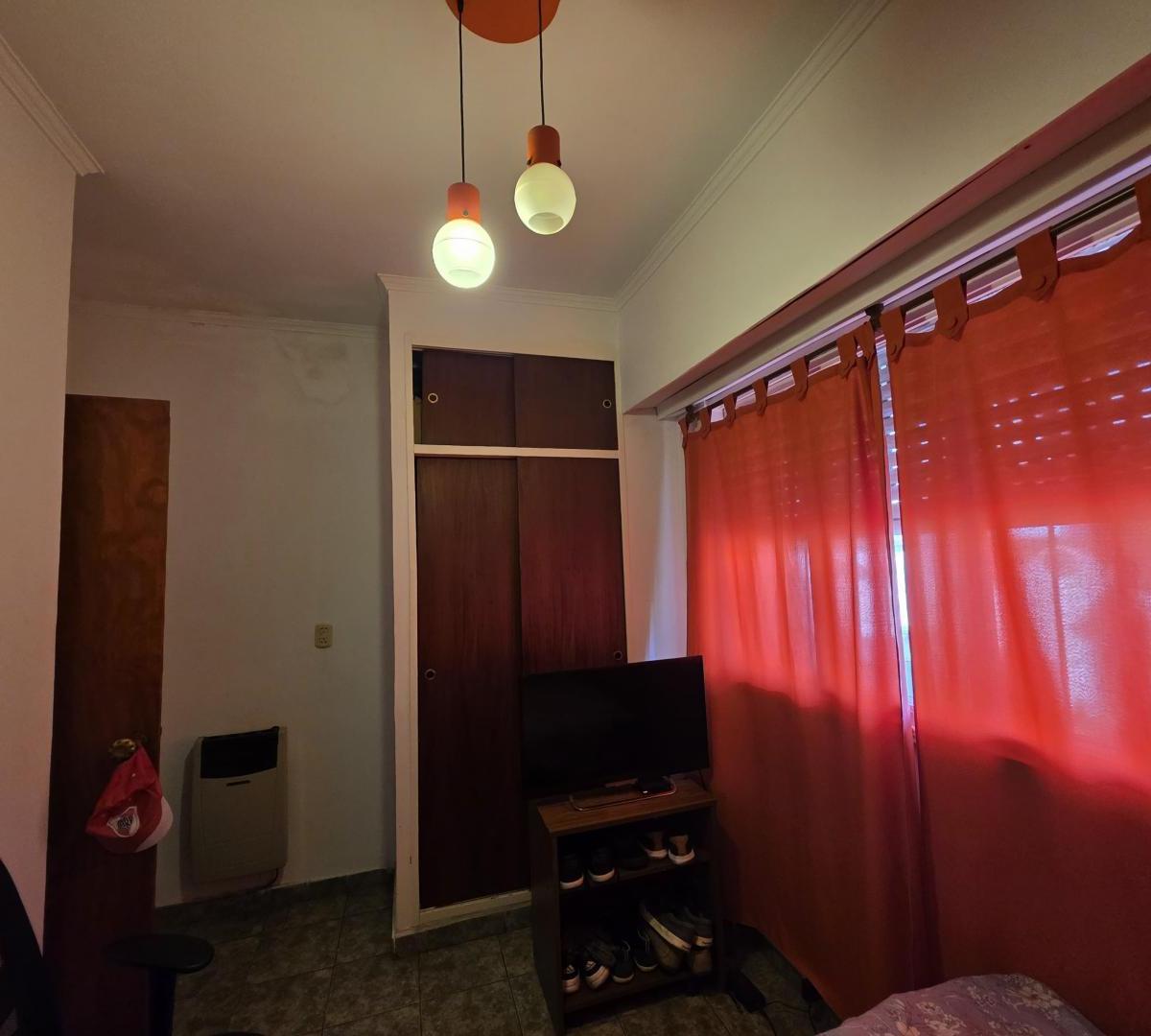 Foto de EN VENTA EN CASEROS GRAN DEPARTAMENTO DE 3 AMBIENTES MUY AMPLIO SITO EN, imagen 3