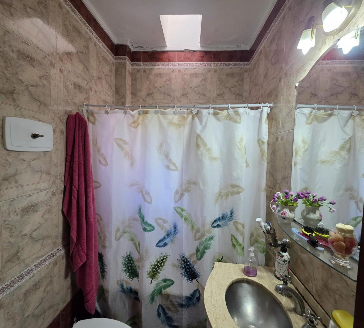 Foto de EN VENTA EN CASEROS GRAN DEPARTAMENTO DE 3 AMBIENTES MUY AMPLIO SITO EN, imagen 5