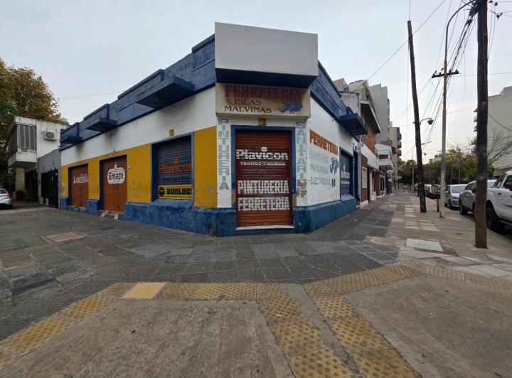 EN VENTA EN CASEROS 3 LOCALES JUNTOS EN ESQUINA F: 10429