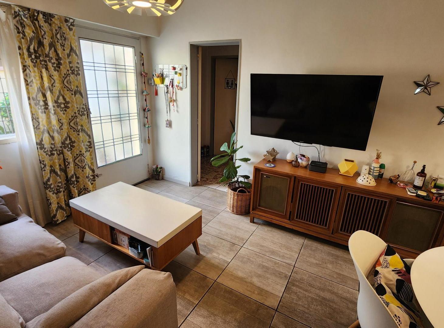 EN VENTA EN RAMOS MEJIA CASA DE 3 AMBIENTES CON PATIO EN PH F: 10913